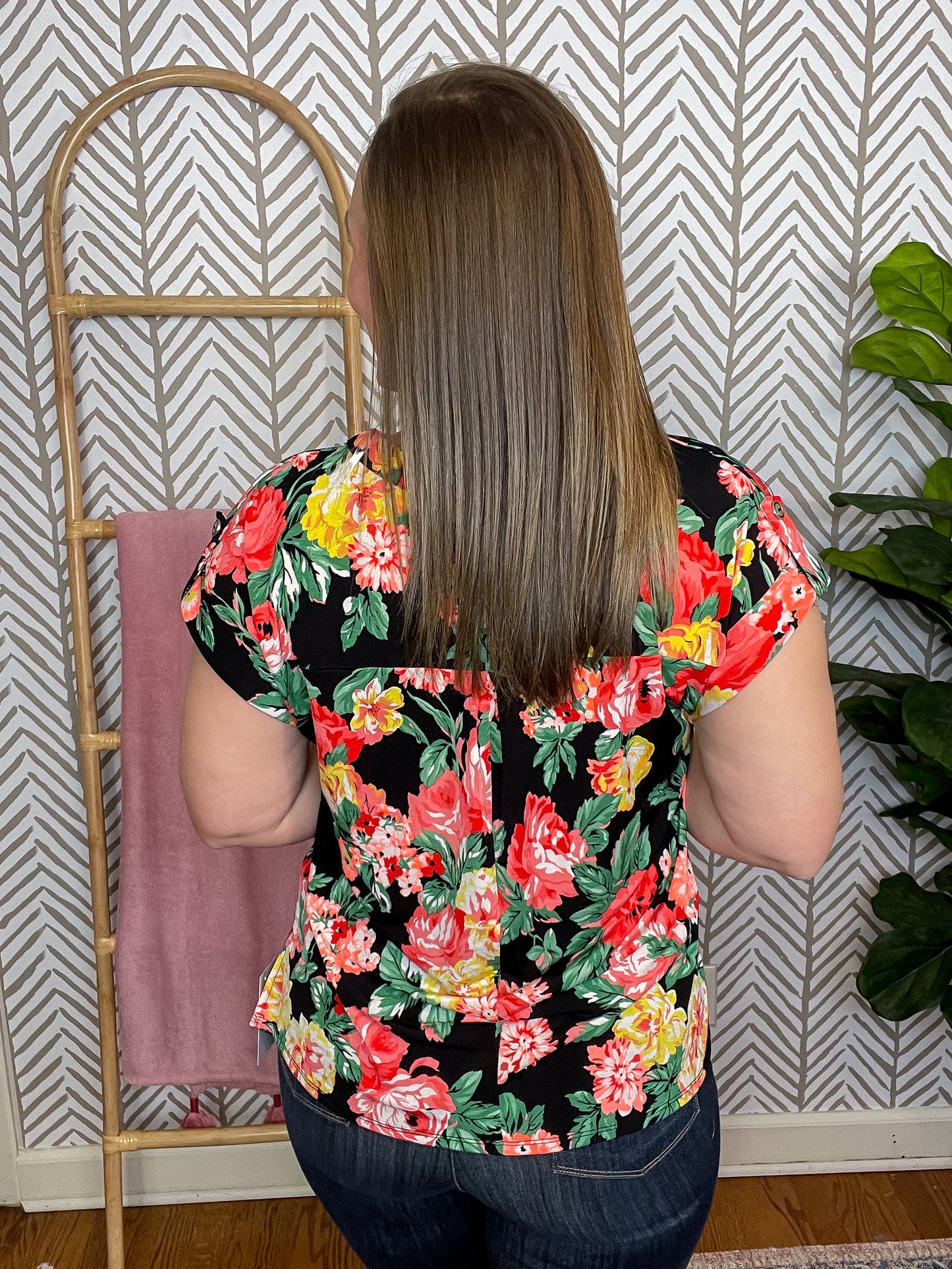 Lizzy Cap Sleeve Top in Black Garden Floral