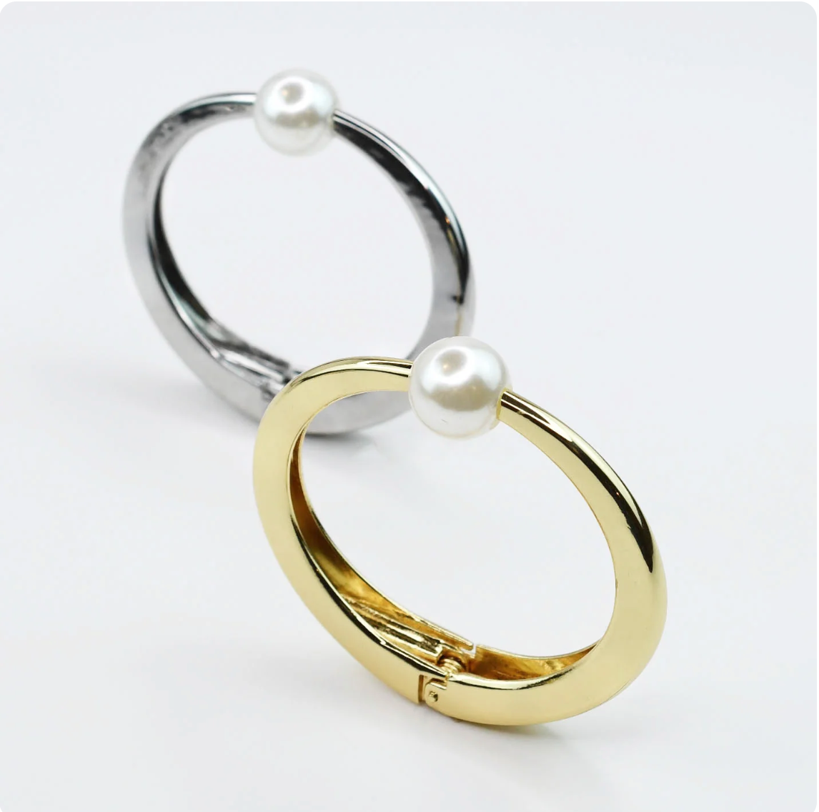 Halo Single Pearl Bangle