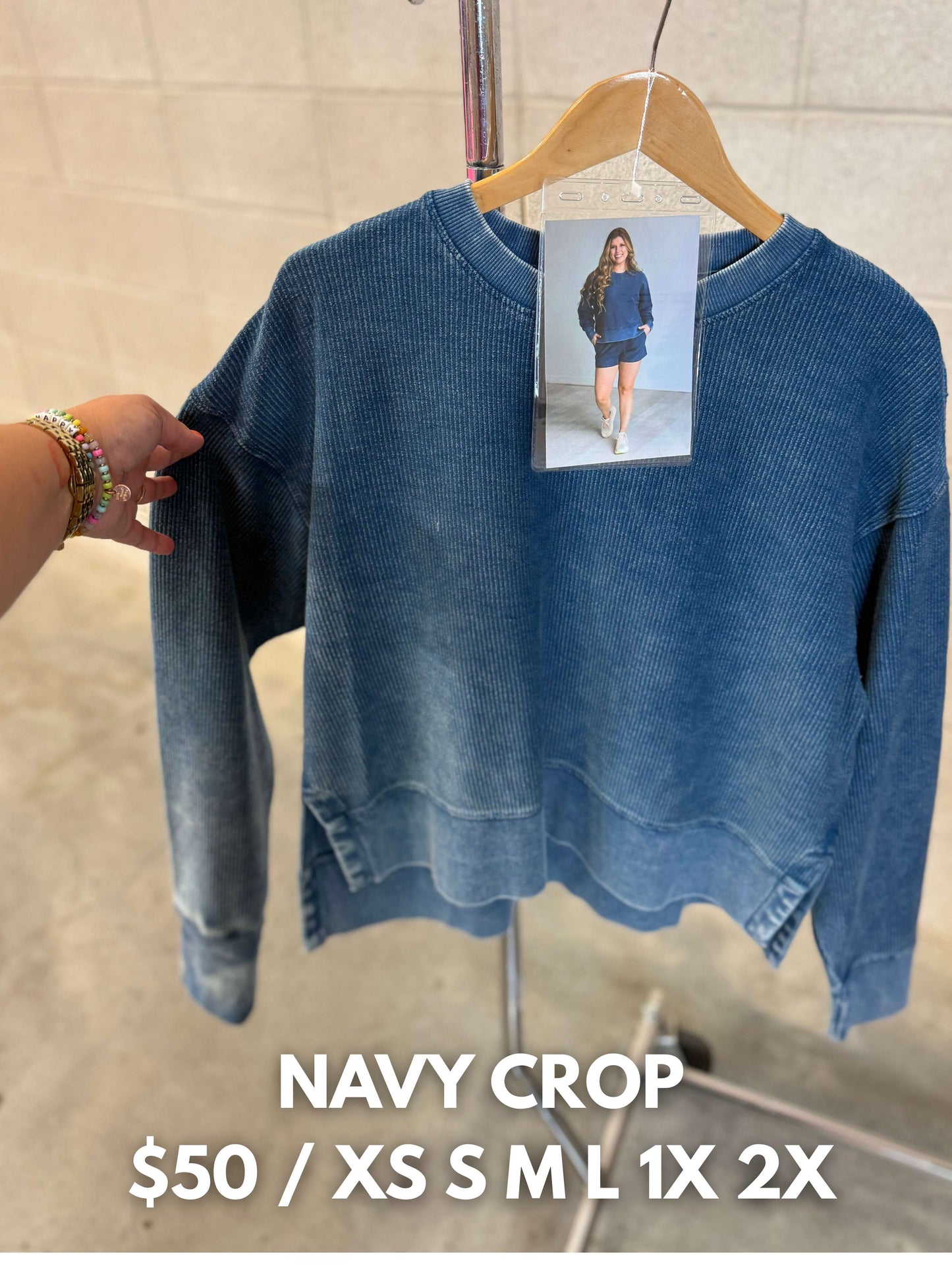 LAS VEGAS LIVE MOONRYDER CROPS + ROUNDED PULLOVERS