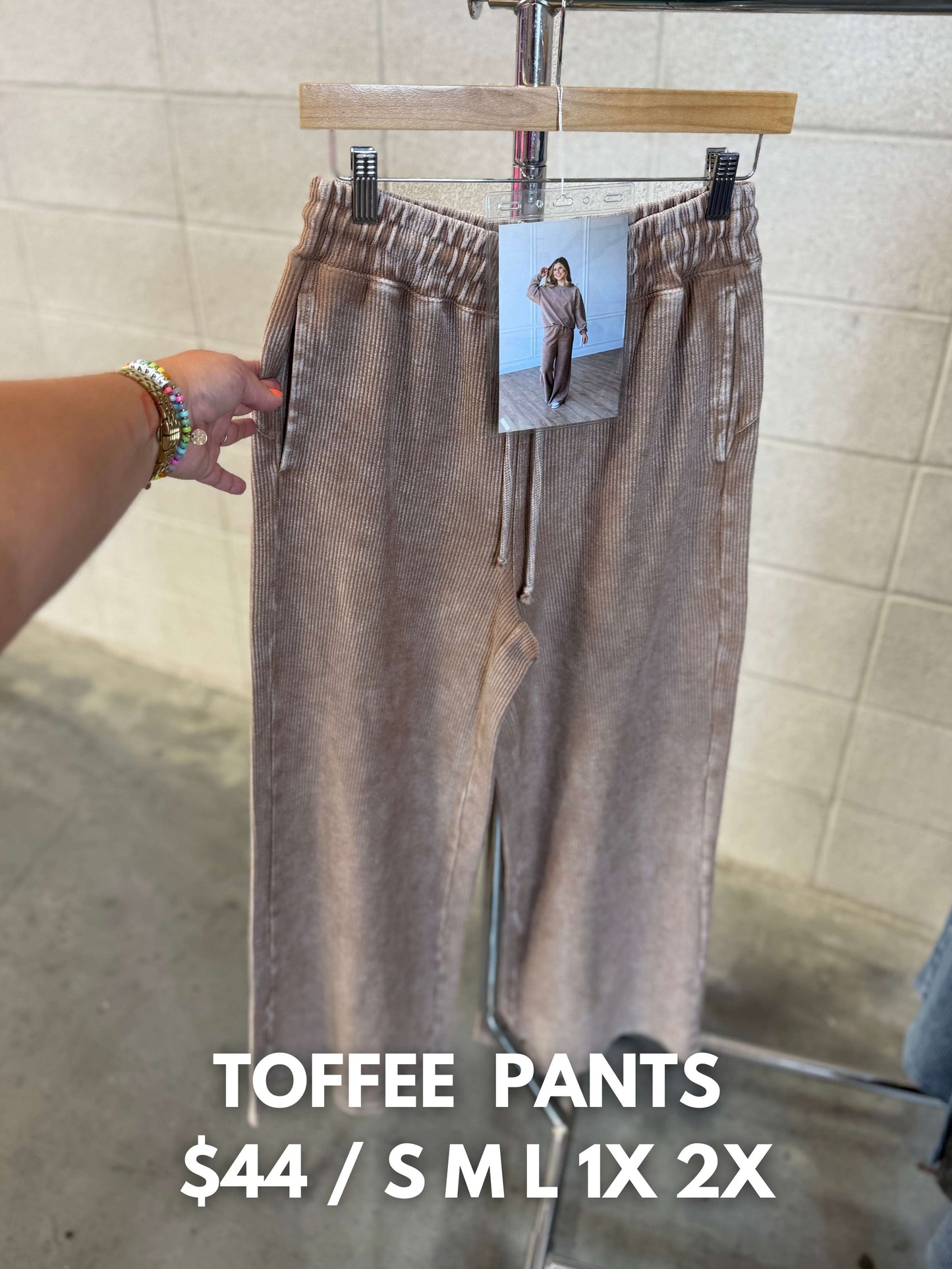 LAS VEGAS LIVE MOONRYDER PULLOVERS + PANTS