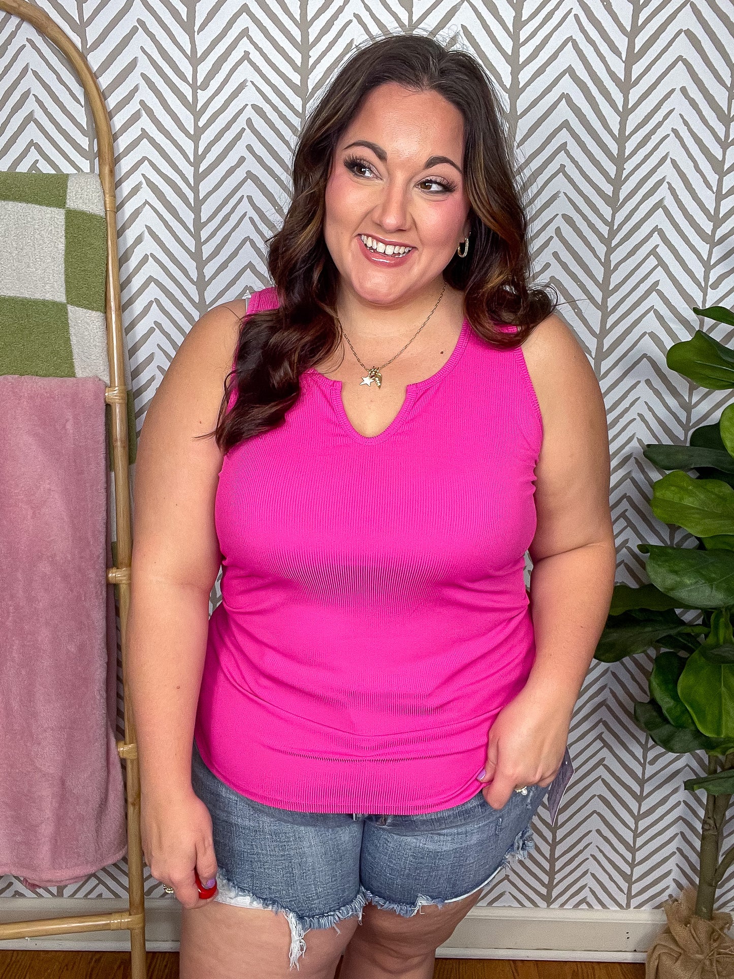 Daily Essential Notched Ribbed Tank in Pink