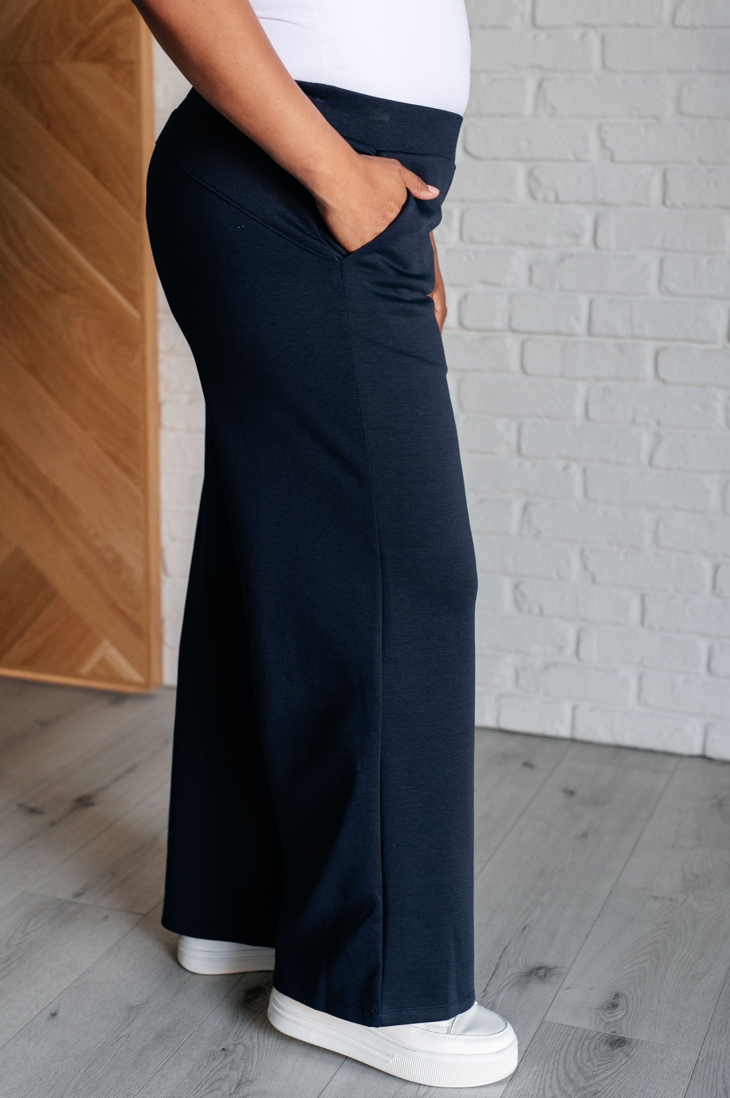 Resort Travel Wide Leg Pant in  Navy